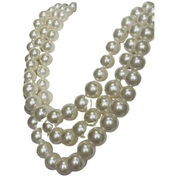 Women’s 3 Tier Classic White Faux Pearl Statement Layered Vintage Necklace 19” - Picture 4 of 11